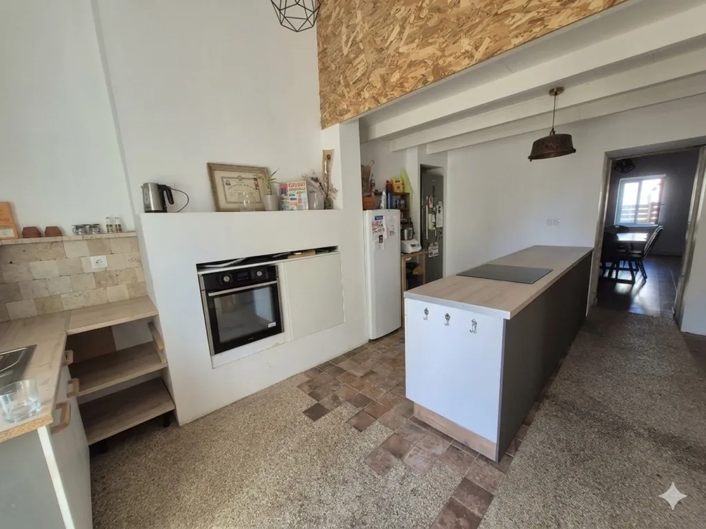 Cuisine - Maison Rénovée avec Dépendances au Calme à Bords