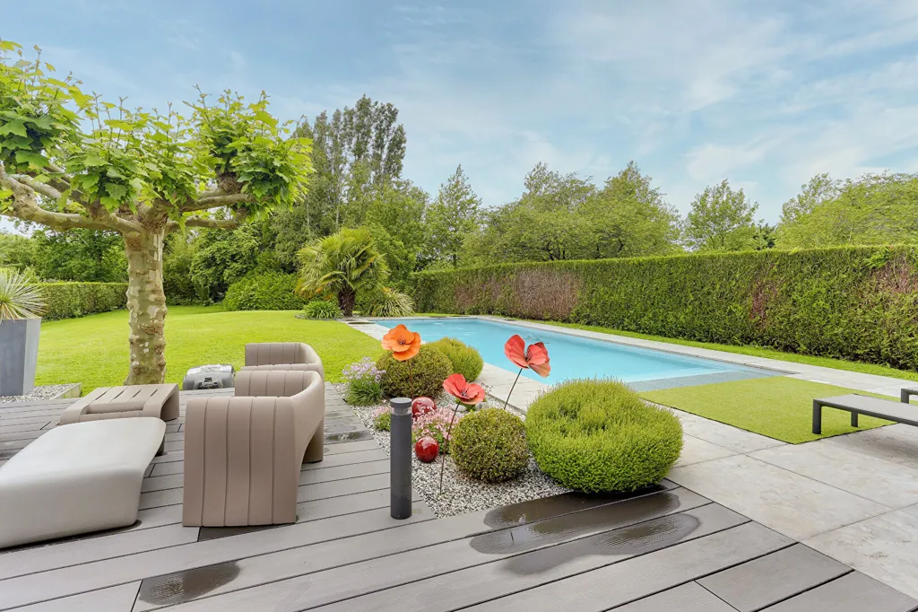 Bassein - Renovated House with Pool in Vern Sur Seiche