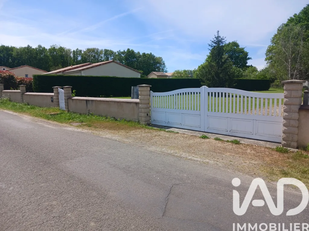 Extérieur - Terrain Constructible Viabilisé à Gencay