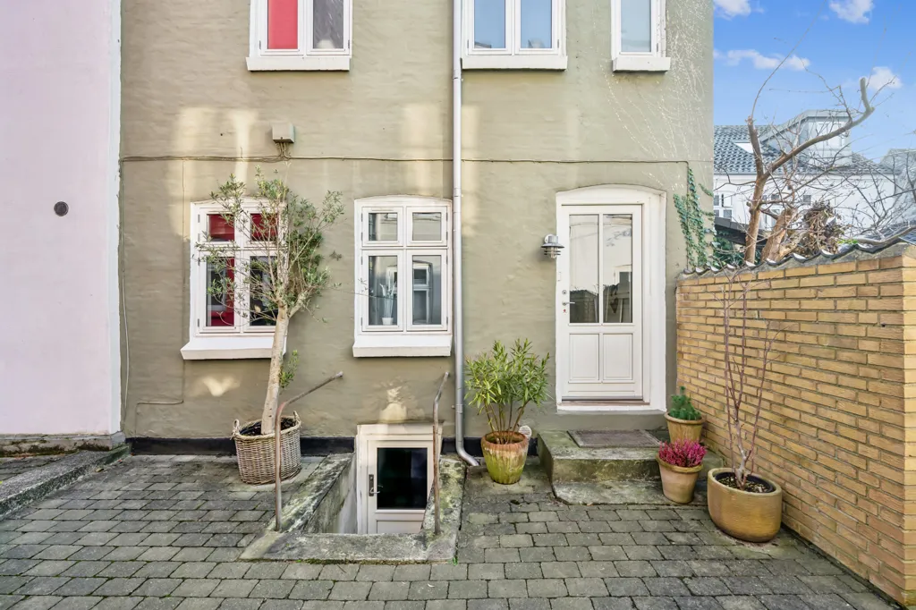 Jardin - Historic Terrace House with Garden in Aarhus C