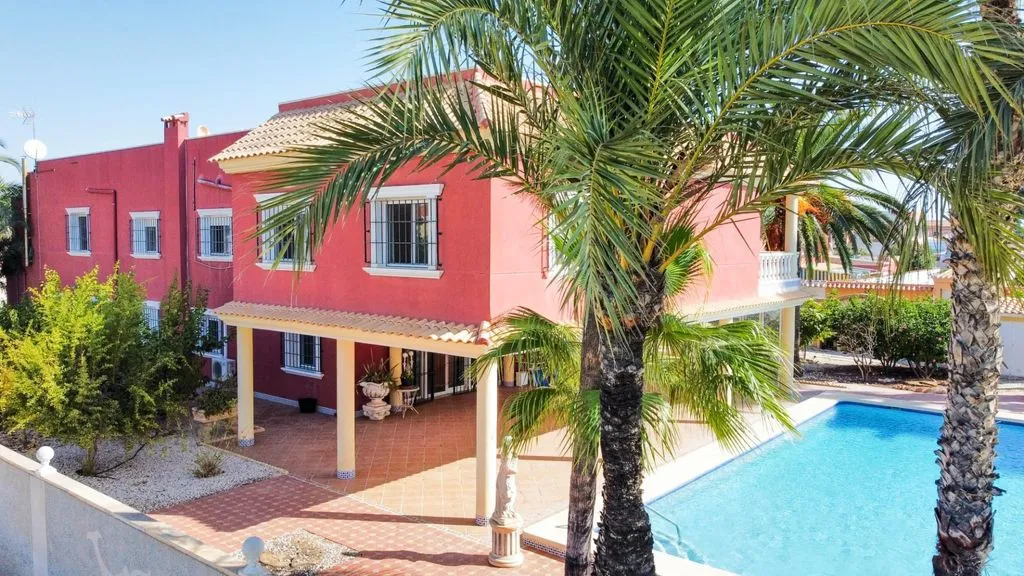 Piscine - Luxury Villa with Pool in Torrevieja