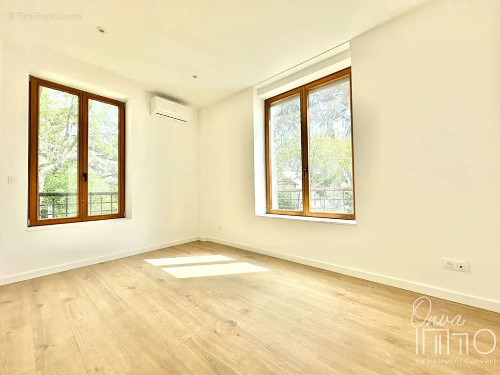 Pièces - Duplex Rénové avec Jardin à Montchat