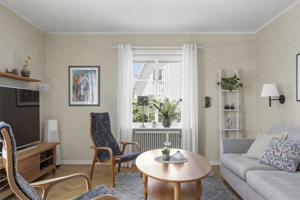 Elutuba - Charming 1933 Villa with Garden in Central Location