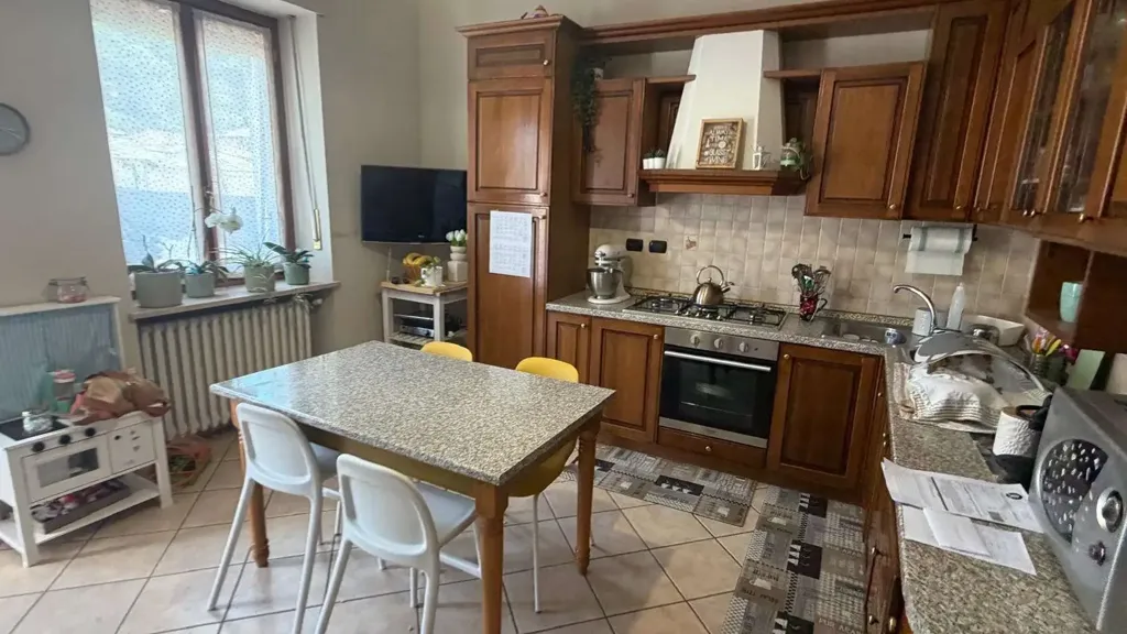 Cuisine - Armed Apartment with Mountain View in Cavour