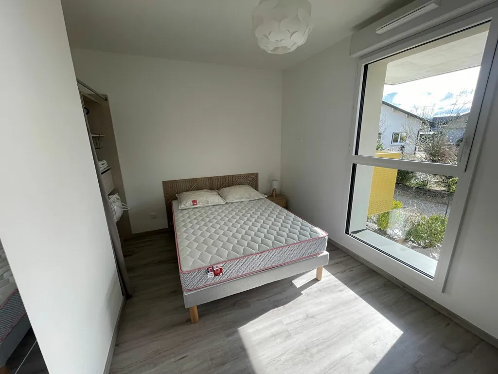 Chambres - Appartement Meublé avec Terrasse au Centre de Rumilly