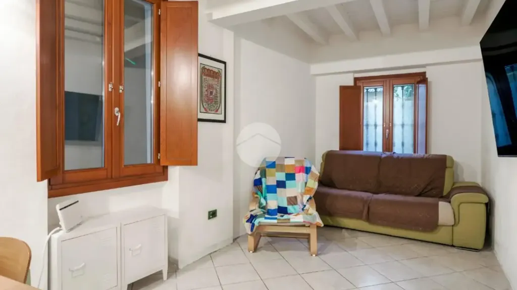 Séjour - Rustic-Style Flat with Courtyard in Brescia