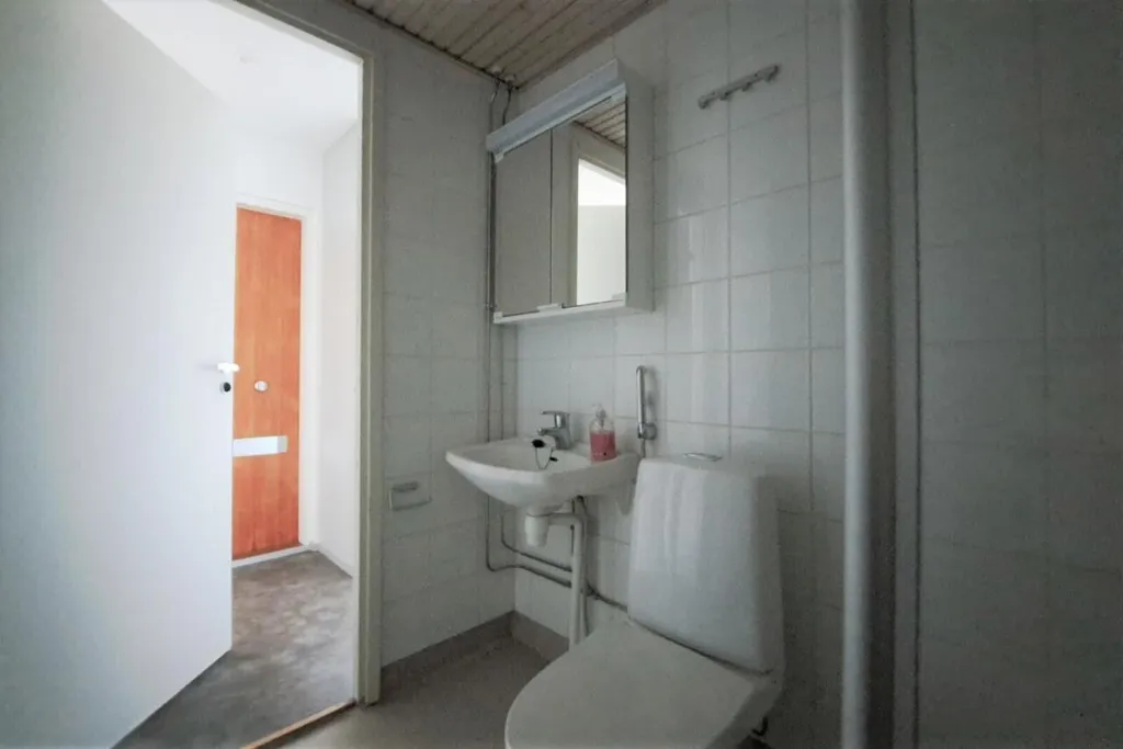Vannitoad - Bright Apartment with Balcony in Mikkeli Centre