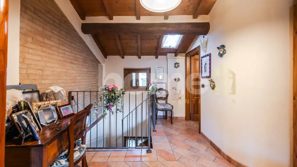 Esik - Rustic Terraced House with Historical Charm in San Polo D'Enza