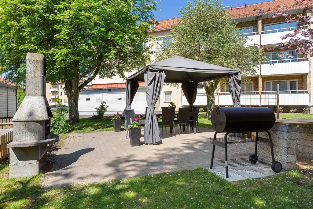 Apartment with Balcony in Paradiset