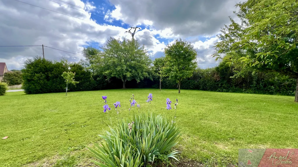 Jardin - Maison avec sous-sol et combles aménageables à Villers-Robert