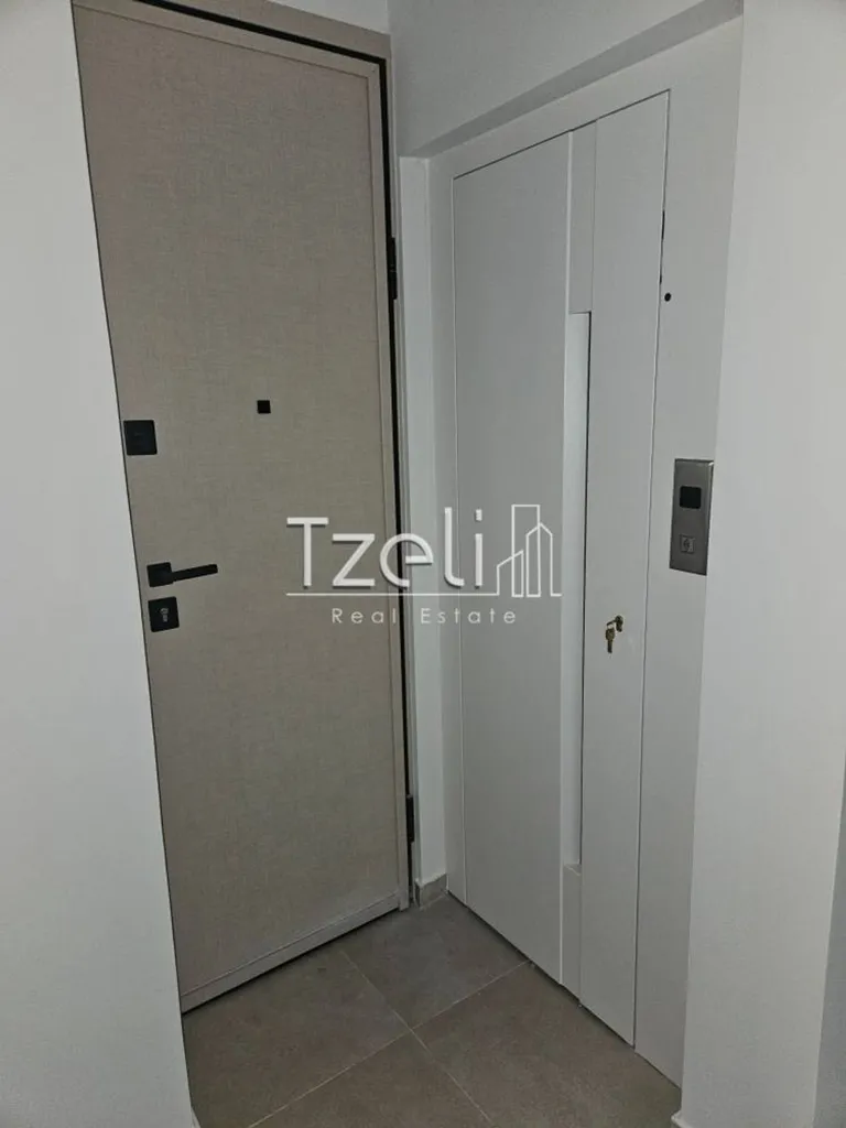 Esik - Apartment with Balcony in Patras
