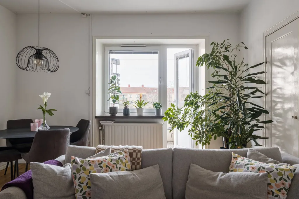 Living Room - Renovated Apartment with Balcony in Örebro