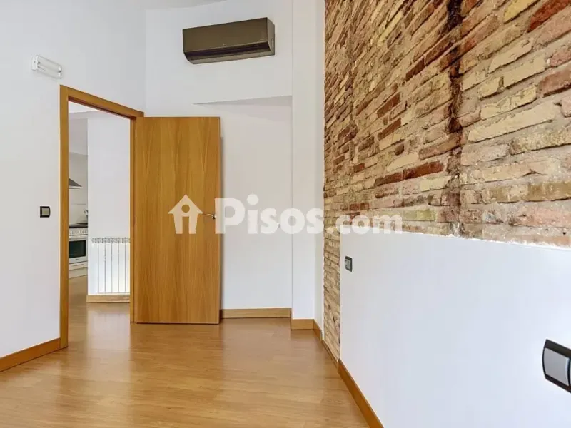 Entrée - Duplex with Balcony Views in Tudela