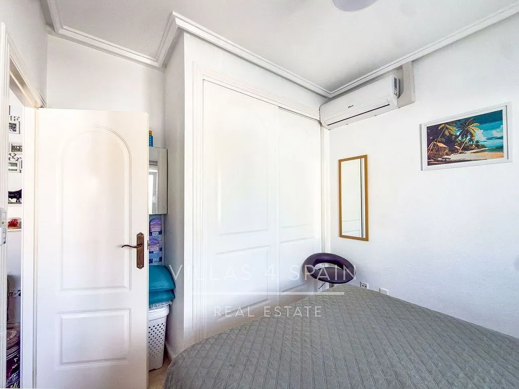 Magamistoad - Three-Bedroom House with Pool in Ciudad Quesada