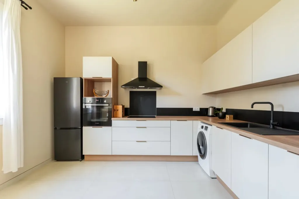 Cucina - Modernised 3-Bed Apartment in Nice Nord
