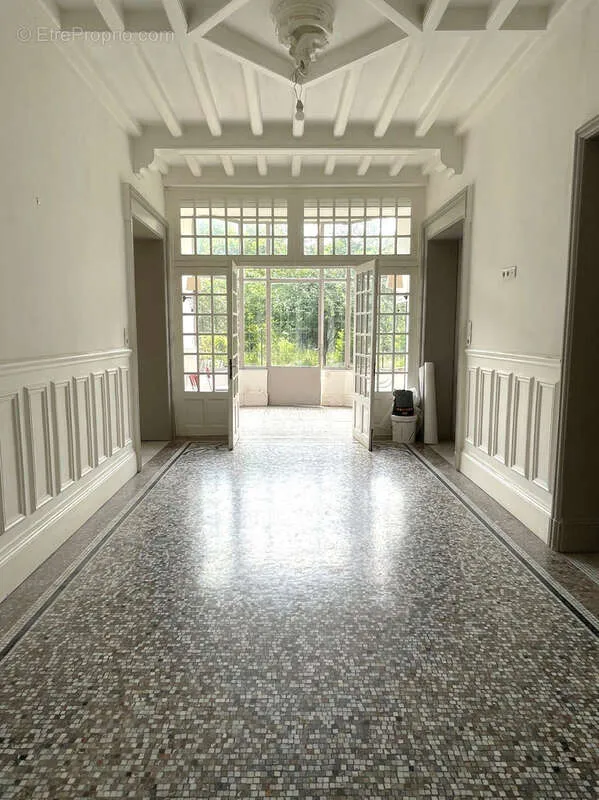 Hallway - Charming Townhouse near Champs-Élysées, Saint-Quentin
