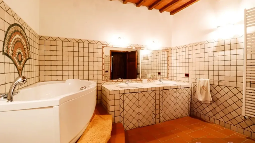 Salles de bain - Rustic Tuscan Farmhouse with Pool in Reggello