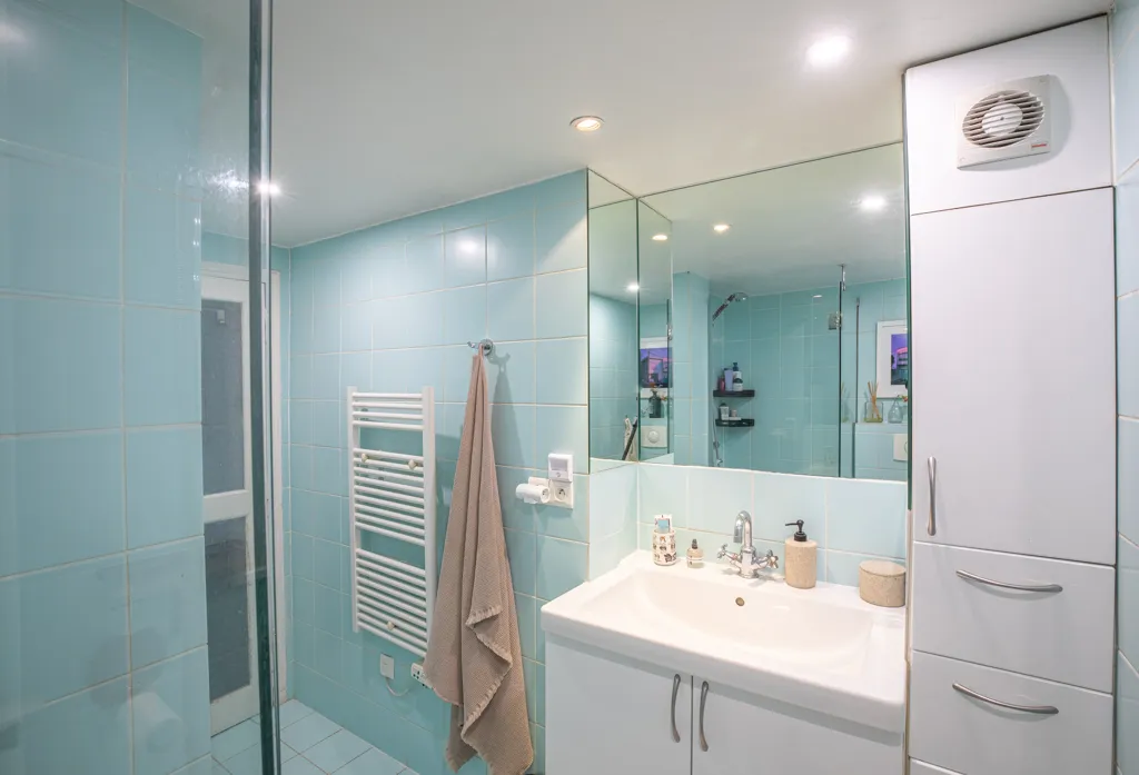 Vannitoad - Apartment with Ascender in Paris 3e