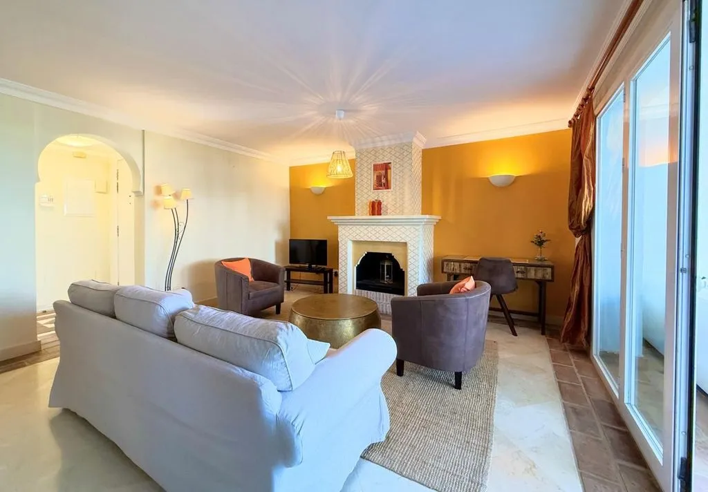 Elutuba - Beachfront Flat with Private Garden in Casares
