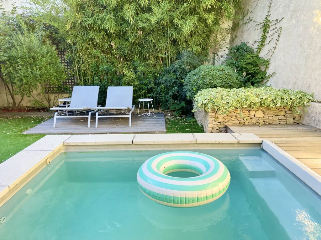 Piscine - Maison de Maître avec Piscine dans l'Hypercentre de Nîmes
