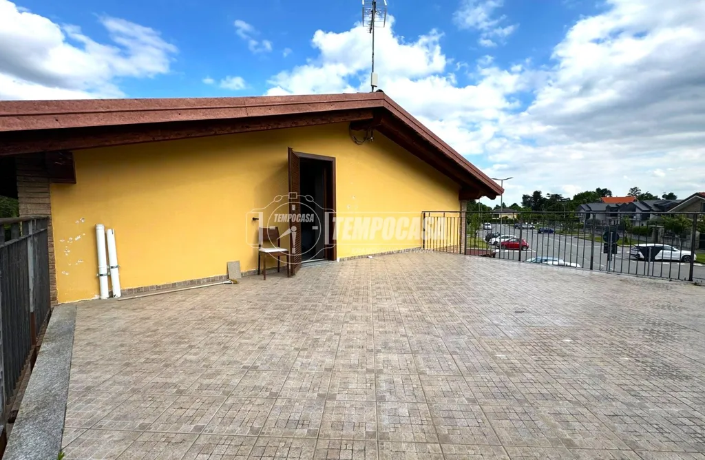 Terrass - Modern Villa with Garden in Druento