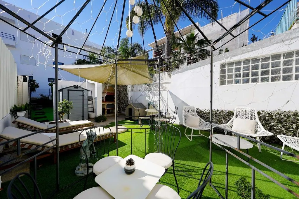 Terrace - 2-Bedroom Villa with Private Garden in Albufeira