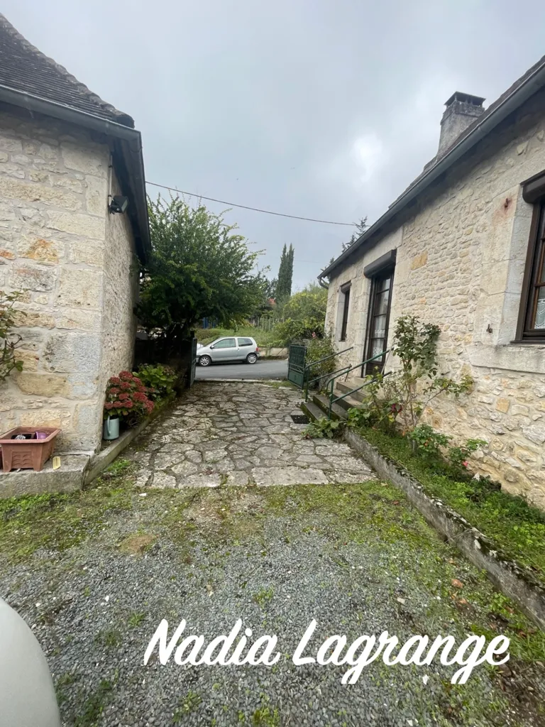 Extérieur - Maison en Pierre avec Grange et Hangar au Calme