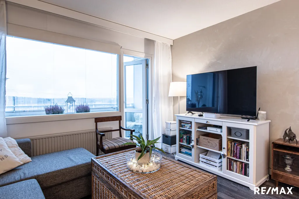 Séjour - Renovated Flat with Glazed Balcony in Nättinummi