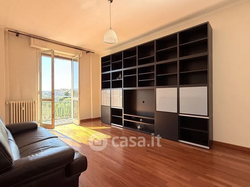 Elutuba - Elegant Duplex with Balconies in Voghera Centre