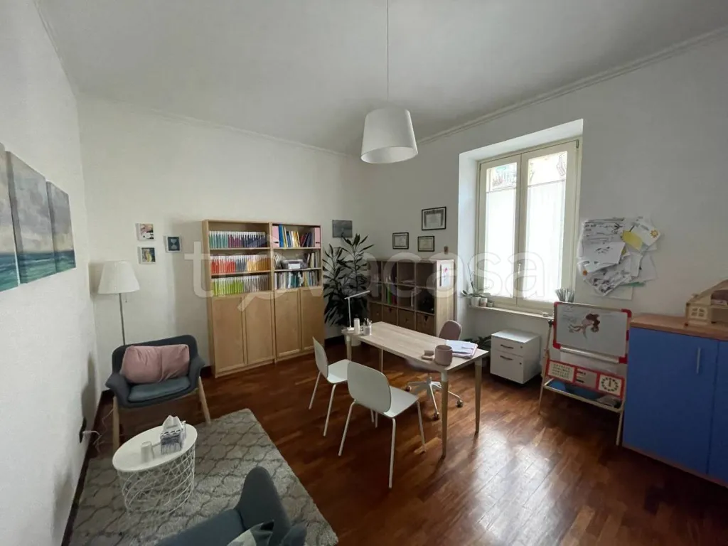 Séjour - Rustic Apartment with Balcony in Cuneo