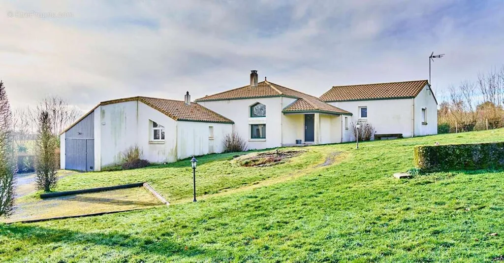 Maison 7 pièces à La Verrie