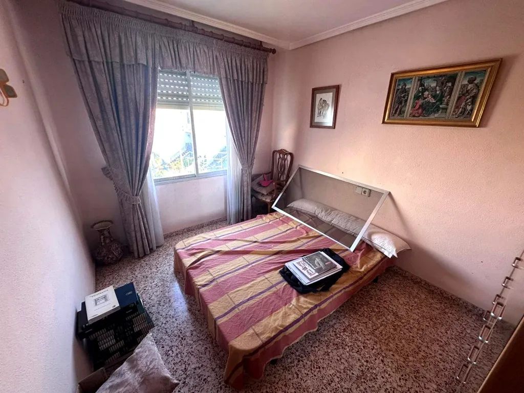 Chambres - Spacious Semi-Detached with Terrace in Benicasim
