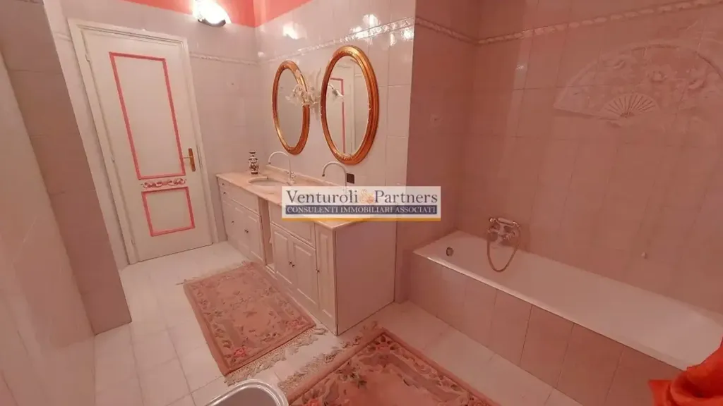 Salles de bain - Liberty Villa with Terraces in Brescia