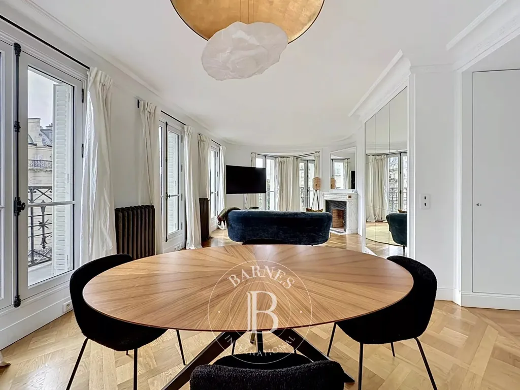 Sala da pranzo - Luxury Apartment with Balcony in Paris 7th