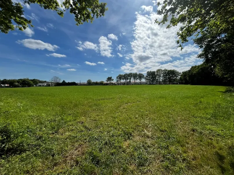 Jardin - Maison Neuve à Le Perrier avec Garage
