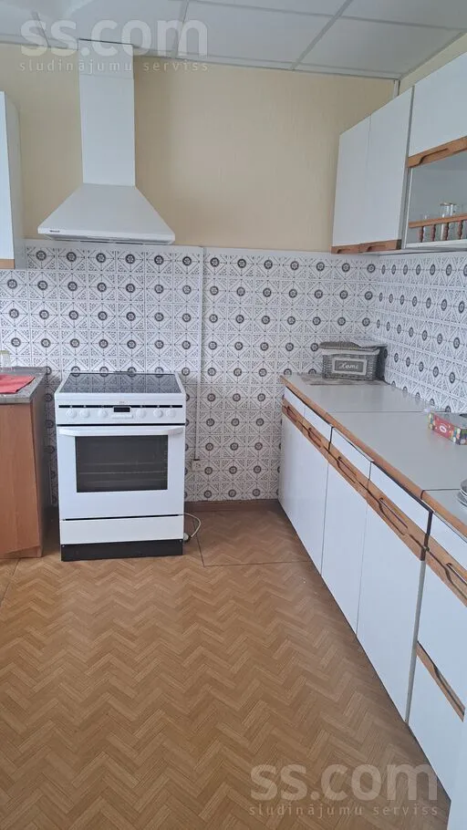 Cuisine - 3-Bedroom Apartment with Library in Bēne