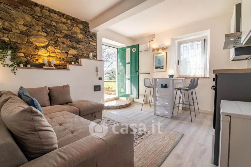 Séjour - Modern Studio with Garden View in Borgomanero