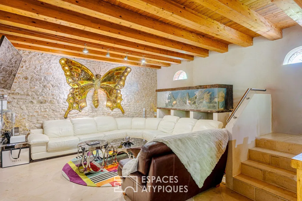 Living Room - Luxury Property with Pool near Normandy