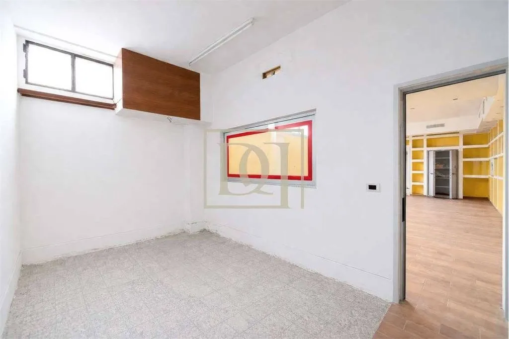 Pièces - Two-Level Office in Central Milan