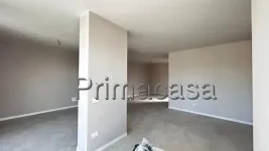 Pièces - New Four-Bedroom Apartment with Parking in Prevalle