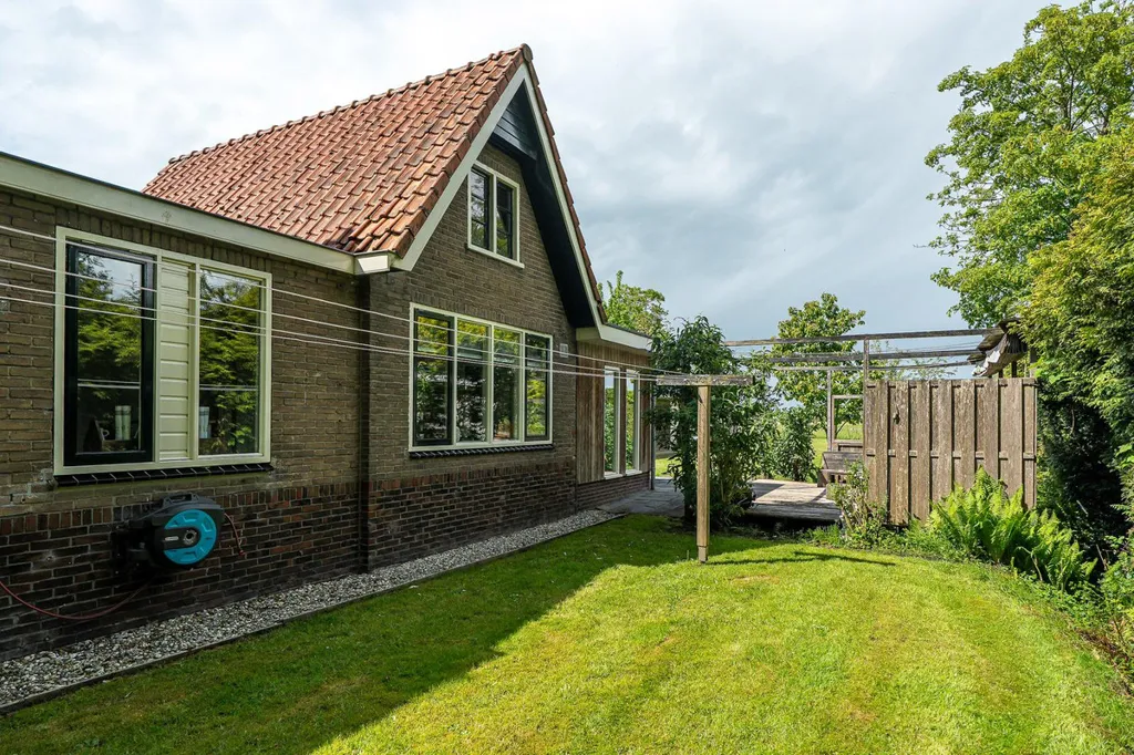 Aed - 1930s House with Garden in Terwispel