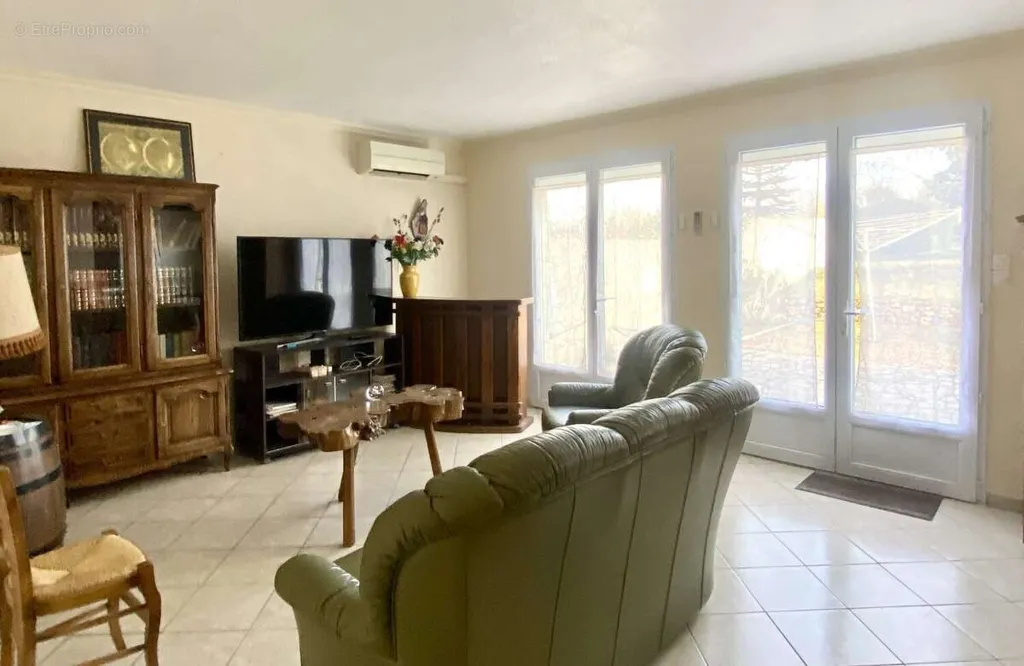 Elutuba - Family House with Garden in Nogent-Le-Roi