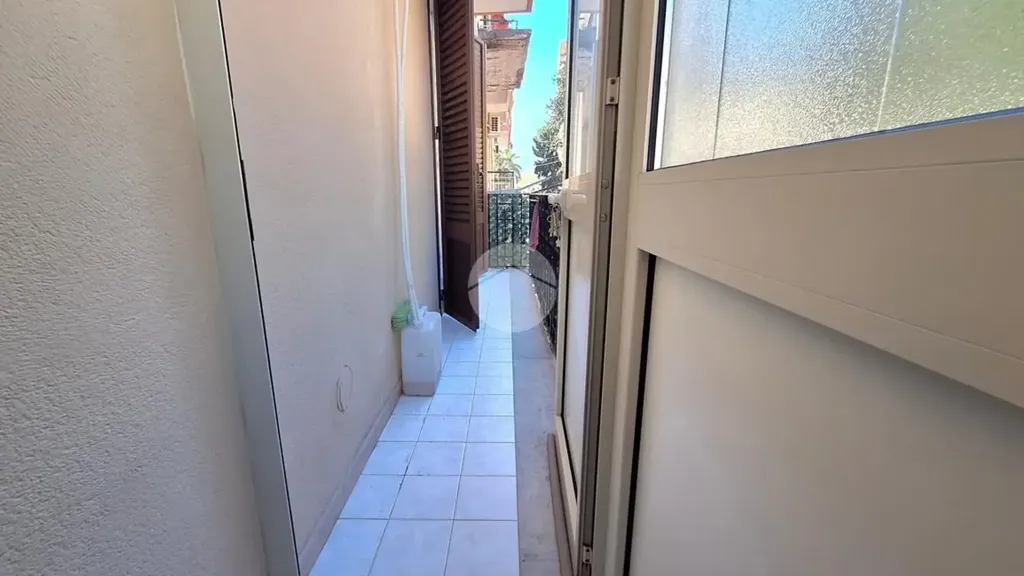 Entrée - Rear-Facing Apartment with Balcony in Palermo