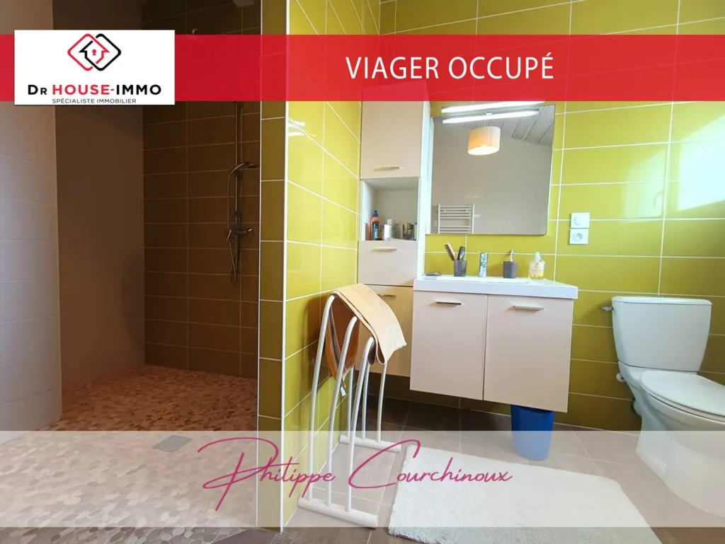 Bathrooms - Architectural House with Vineyard View in Canéjan