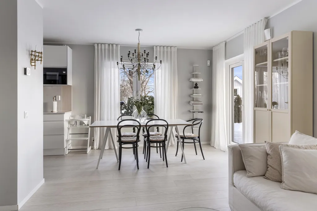 Dining Room - Modern Bostadsrätt with Corner Location in Arboga