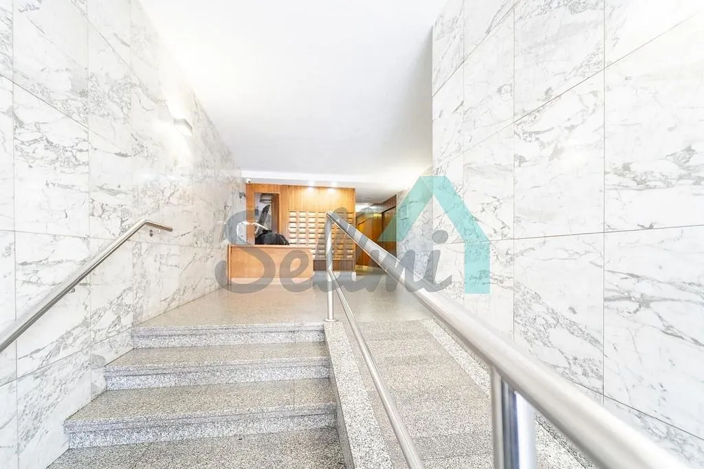Esik - Furnished Flat with West View in Oviedo