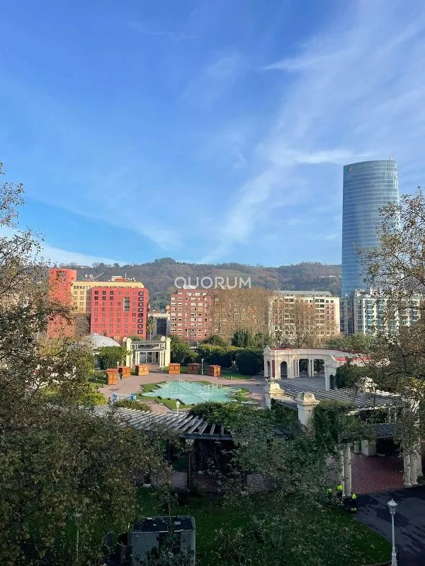Señorial Flat with Park Views in Abando, Bilbao
