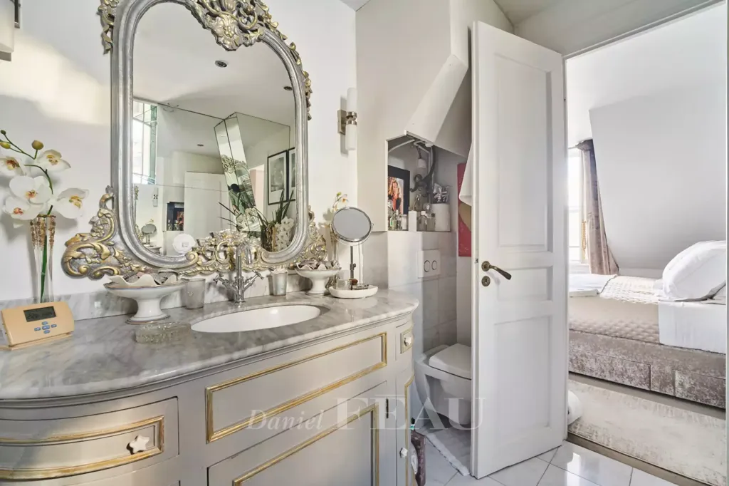 Bathrooms - Haussmannian Apartment with Park View in Paris 8th