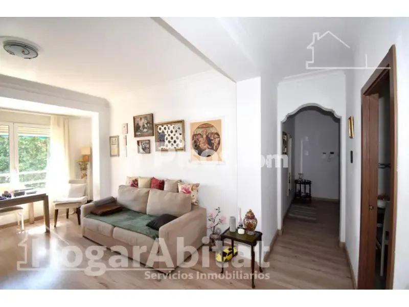 Séjour - Reformed Apartment with Balcony on Primado Reig