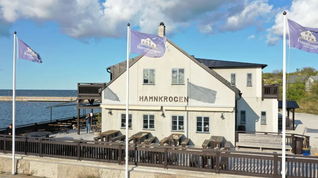 Välivaade - Commercial Property with Sea View in Herrvik